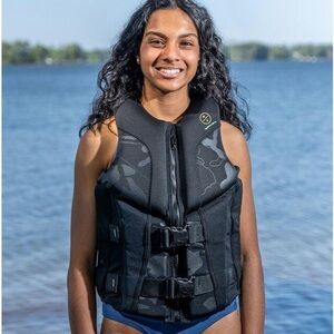 Hyperlite Women's Fluid Flex Life Vest NWOT